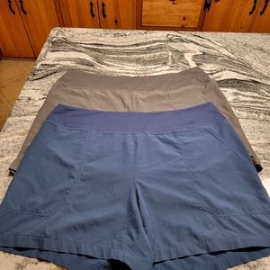 Patagonia women XL shorts x2